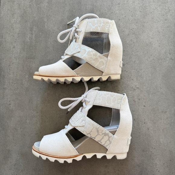 Sorel Joanie Lace Wedge Sandal - Picture 4 of 9